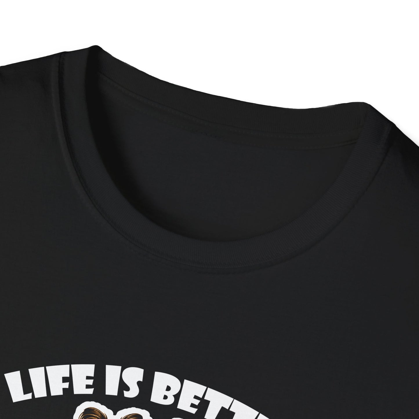LIFE IS BETTER - Papillons -  Unisex Softstyle T-Shirt