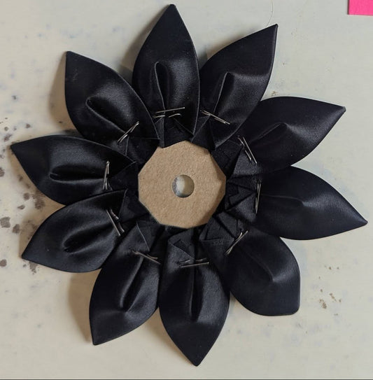 ROSETTE BLACK STAR - 6"